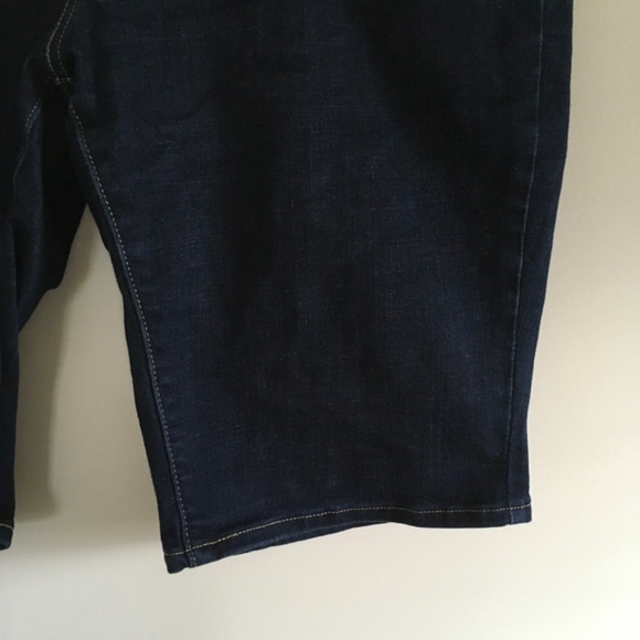 Levi’s Bermuda Shorts Dark Wash Denim Womens Sz 33 Stretch 12” Inseam Beach - Picture 5 of 15